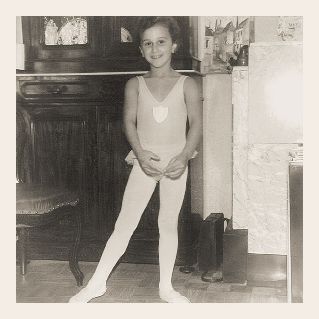 Catherine Legrand enfant, en tenue de danseuse classique