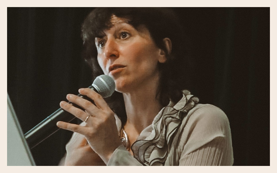 Catherine Legrand en conférence sur la psychanalyse corporelle